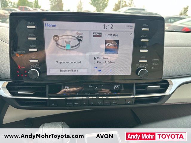 Used 2024 Toyota Sienna XLE AWD/4WD image 14