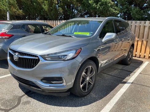 Used 2019 Buick Enclave Premium FWD image 3