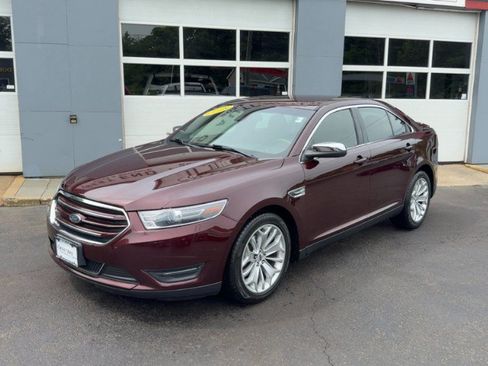 Used 2018 Ford Taurus Limited FWD image 2