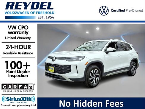 Used 2025 Volkswagen Tiguan S image 1