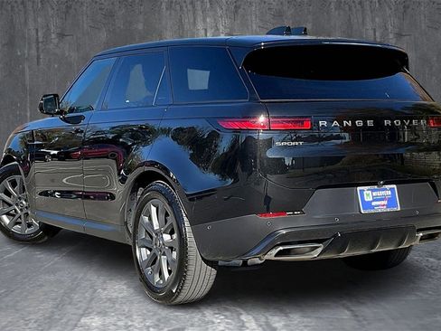 Used 2025 Land Rover Range Rover Sport image 4