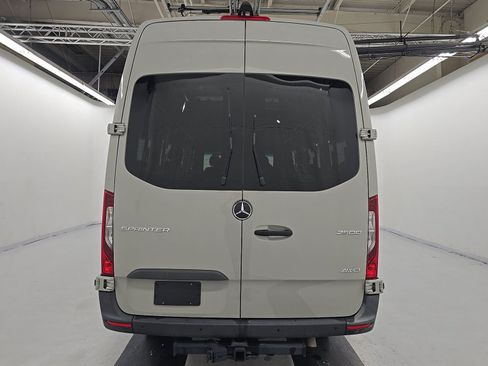 Used 2023 Mercedes-Benz Sprinter 2500 image 9