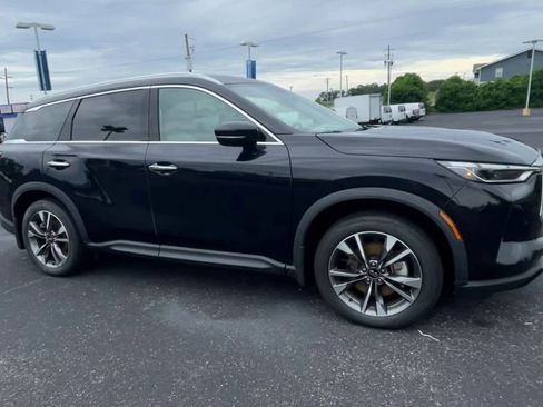 Used 2023 INFINITI QX60 Luxe w/ Cargo Package FWD image 2