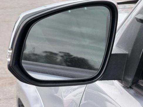 Used 2017 Toyota Tacoma Limited w/ Tow Package image 18