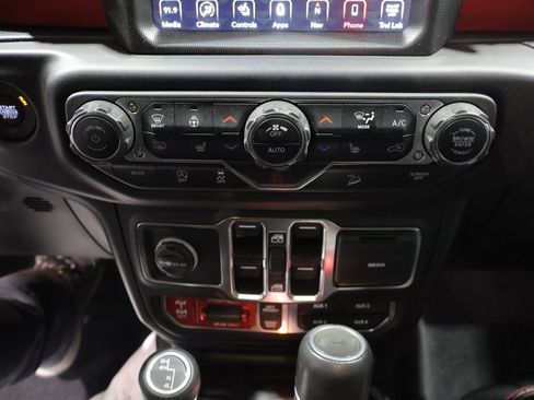 Used 2021 Jeep Wrangler Unlimited Rubicon AWD/4WD image 34