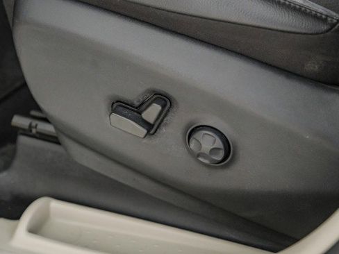 Used 2022 Chrysler Pacifica Touring-L image 27