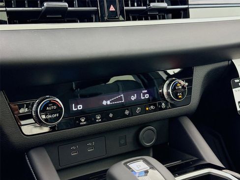 New 2026 Mitsubishi Outlander SE FWD image 15