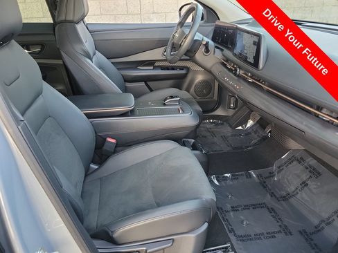 Used 2025 Nissan Ariya AWD image 20