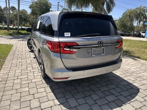 Used 2023 Honda Odyssey Touring image 12