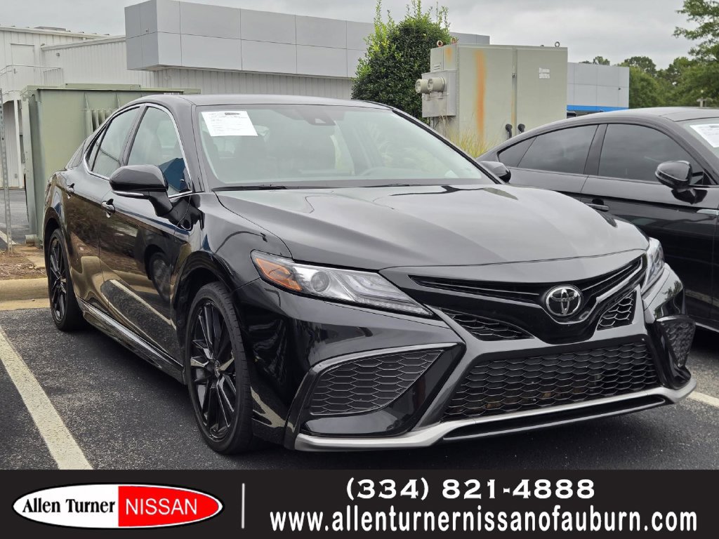Used 2022 Toyota Camry XSE FWD image 1