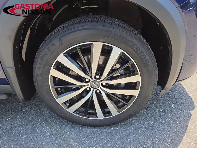 Certified 2024 Nissan Pathfinder Platinum w/ Cargo Package FWD image 11