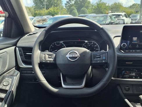 New 2026 Nissan Rogue SV image 10