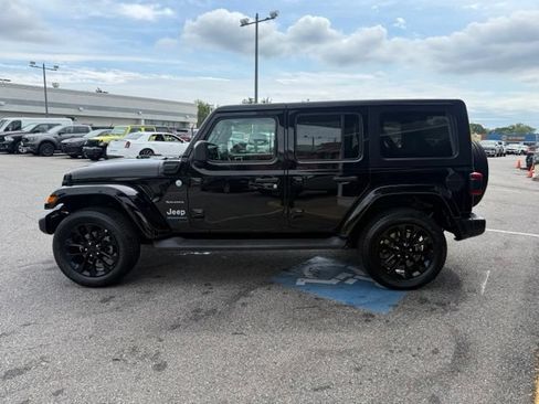 Used 2023 Jeep Wrangler Unlimited Sahara AWD/4WD image 27