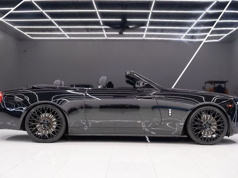 Used 2016 Rolls-Royce Dawn image 10