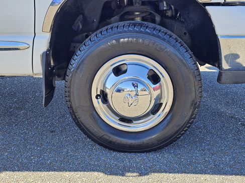 Used 2005 Dodge Ram 3500 Truck SLT image 5
