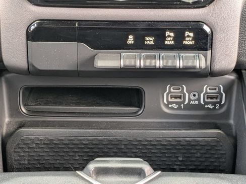 Used 2022 RAM 1500 Big Horn AWD/4WD image 34
