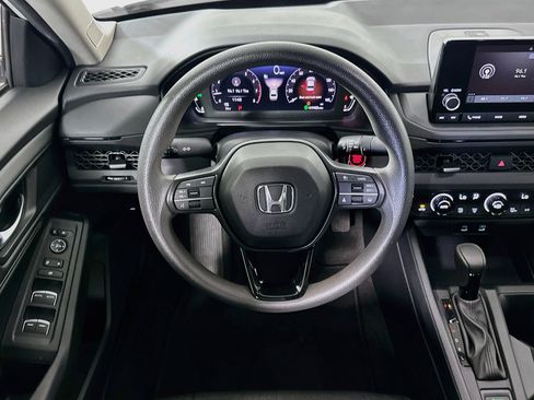 Used 2025 Honda Accord SE image 17