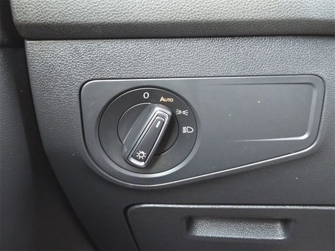 Used 2022 Volkswagen Tiguan SE R-Line image 24