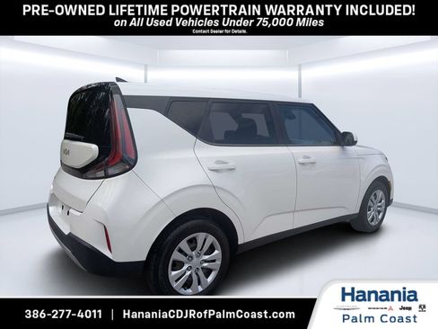 Used 2023 Kia Soul LX FWD image 3