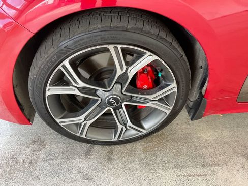 Used 2018 Kia Stinger GT2 AWD/4WD image 10