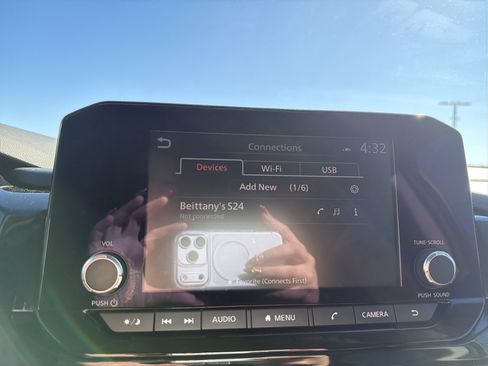 Used 2022 Nissan Pathfinder SV image 24