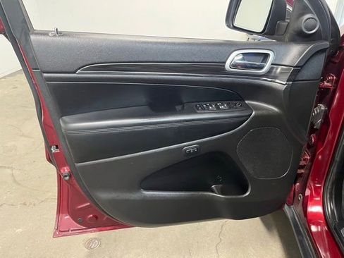 Used 2021 Jeep Grand Cherokee Limited AWD/4WD image 24