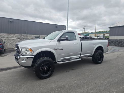Used 2016 RAM 3500 SLT AWD/4WD image 3