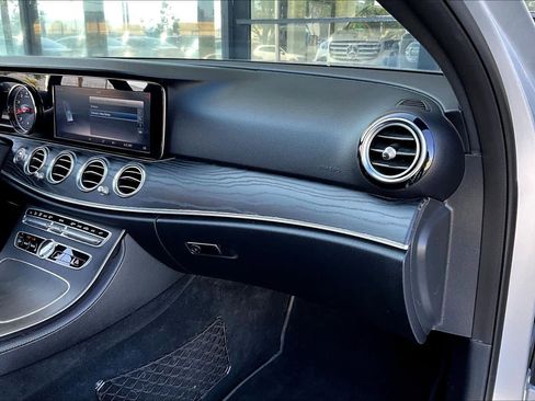 Used 2018 Mercedes-Benz E 300 image 18