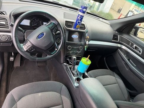 Used 2017 Ford Explorer XLT w/ Equipment Group 201A image 21