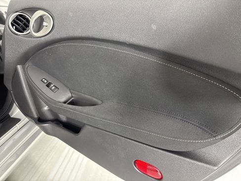 Used 2017 Nissan 370Z Coupe image 13