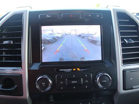 Used 2020 Ford F150 Lariat RWD image 30