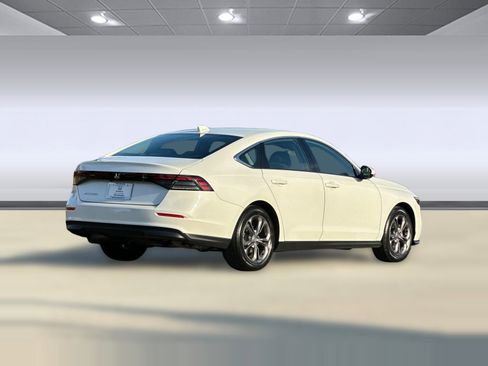 Certified 2023 Honda Accord EX image 9