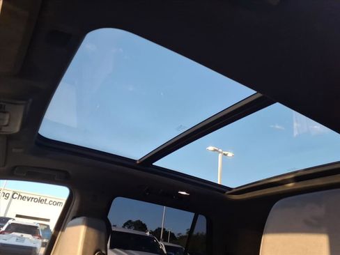 Used 2024 Chevrolet Tahoe Z71 w/ Luxury Package image 11