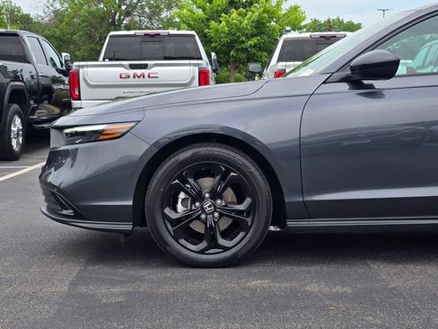Used 2025 Honda Accord SE image 34