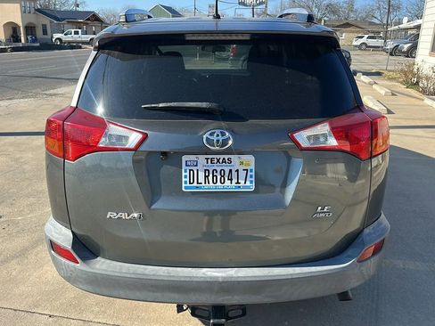 Used 2015 Toyota RAV4 LE image 4