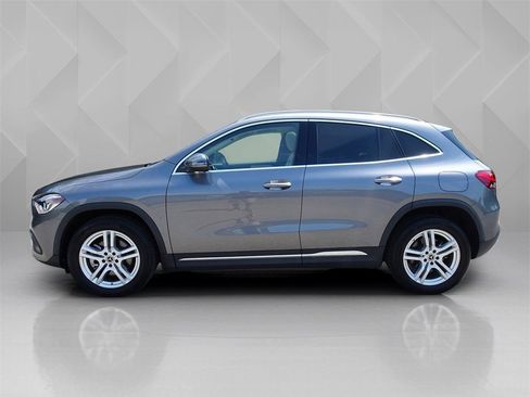 Used 2023 Mercedes-Benz GLA 250 4MATIC image 2