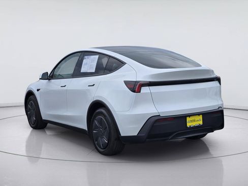 Used 2026 Tesla Model Y 2WD image 6