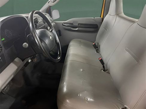 Used 2005 Ford F250 XL image 21