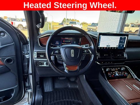 Used 2023 Lincoln Navigator Reserve RWD image 12
