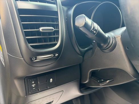 Used 2018 Kia Soul FWD image 9