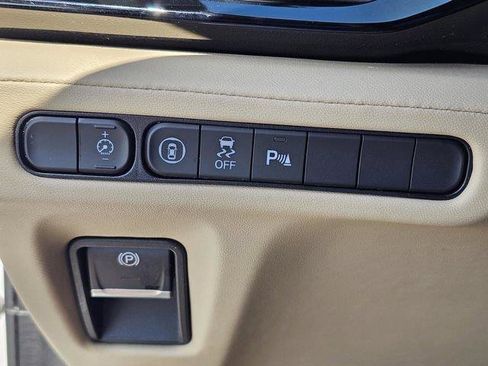 Used 2025 Acura MDX w/ Technology Package FWD image 19