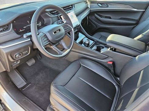 New 2025 Jeep Grand Cherokee Limited w/ Black Appearance Package RWD image 3
