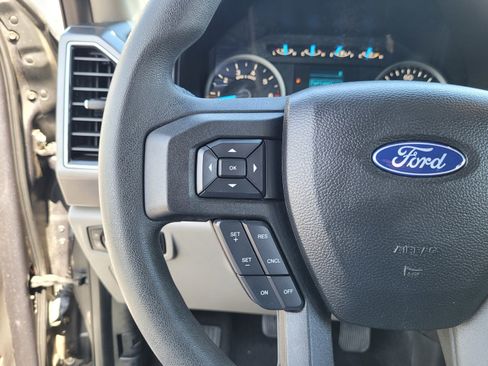 Used 2017 Ford F150 XLT AWD/4WD image 21