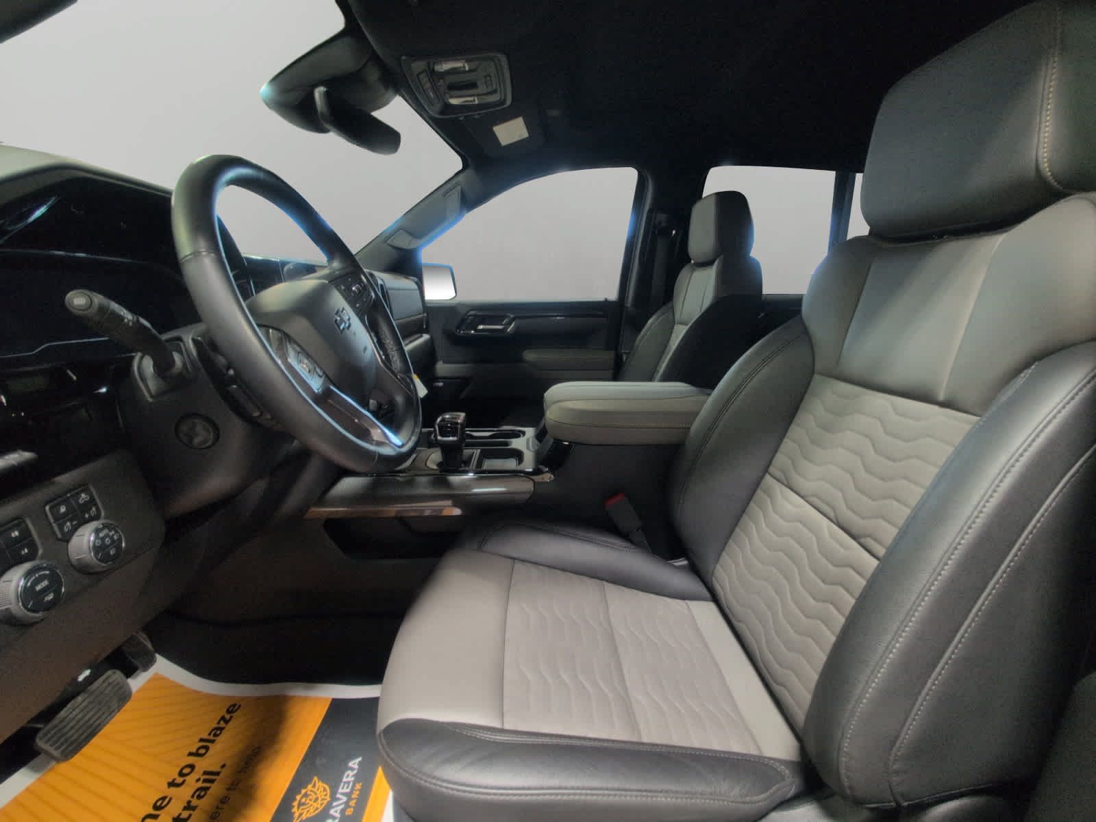 Used 2025 Chevrolet Silverado 1500 ZR2 w/ Technology Package AWD/4WD image 9