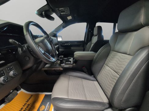 Used 2025 Chevrolet Silverado 1500 ZR2 w/ Technology Package image 9