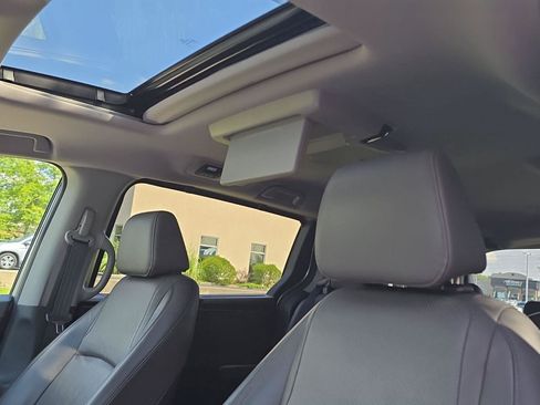 Used 2018 Honda Odyssey Elite image 9
