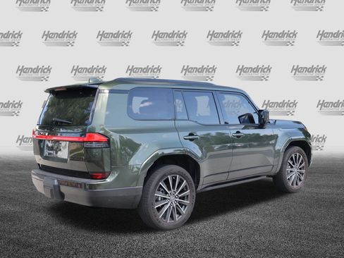 Used 2026 Lexus GX 550 w/ Accessory Package (2T) AWD/4WD image 9