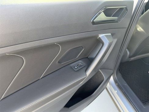 Used 2024 Volkswagen Tiguan SE image 24