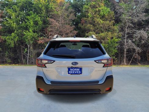 Used 2025 Subaru Outback Premium image 17