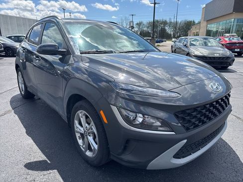 Used 2023 Hyundai Kona SEL w/ Convenience Package image 3